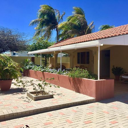 Bubali Gardens Apartment Palm Beach Exterior photo