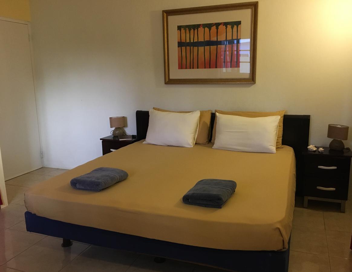 Bubali Gardens Apartment Palm Beach Exterior photo