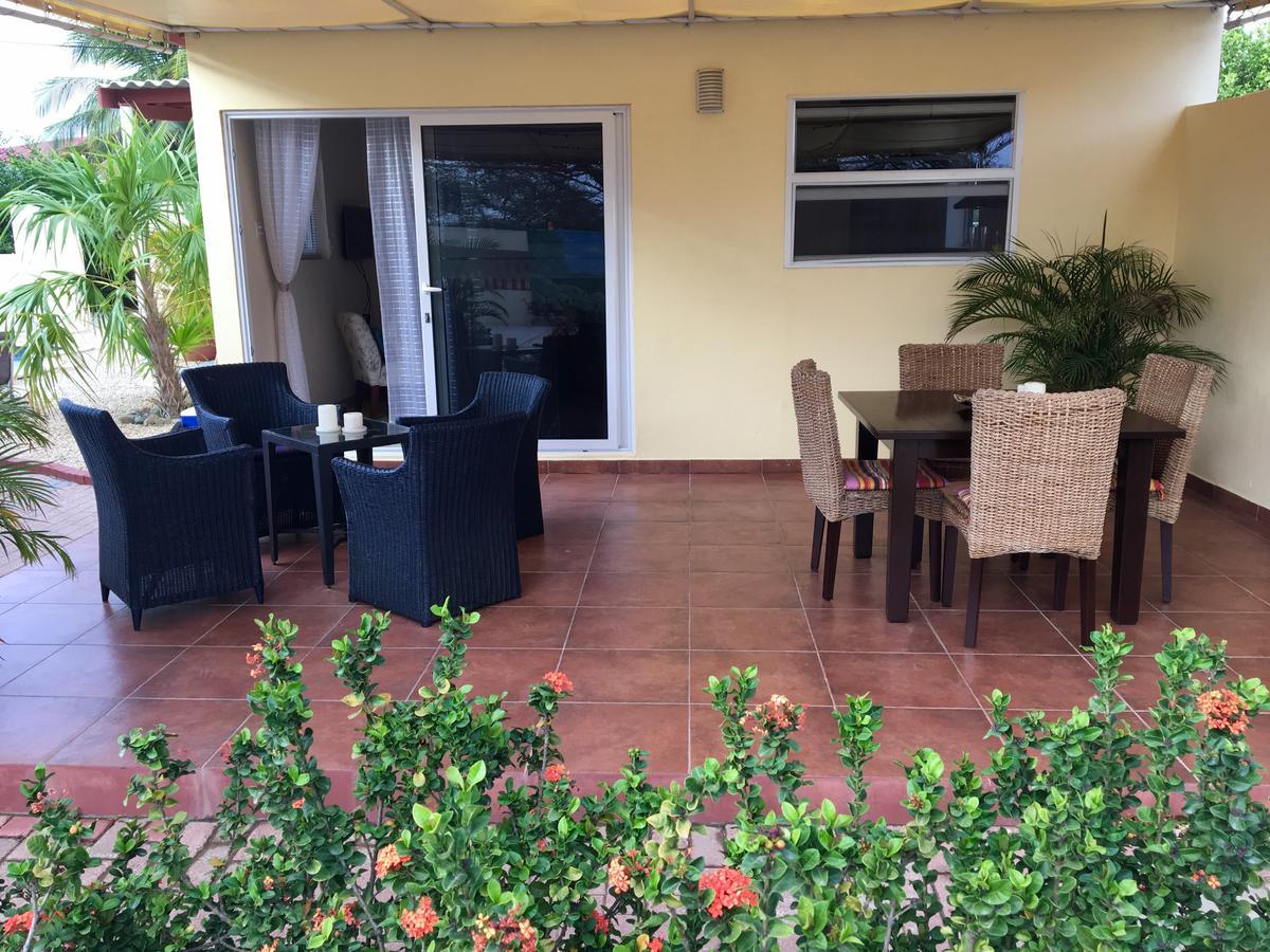 Bubali Gardens Apartment Palm Beach Exterior photo