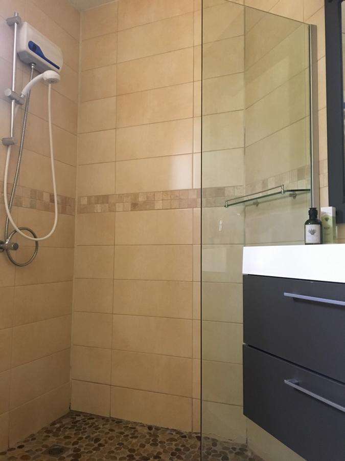 Bubali Gardens Apartment Palm Beach Exterior photo