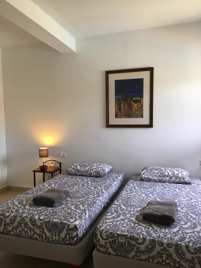Bubali Gardens Apartment Palm Beach Exterior photo