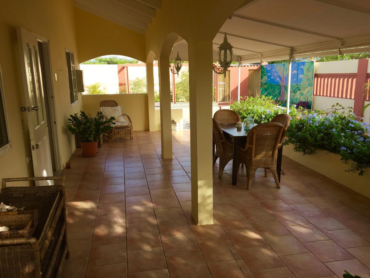 Bubali Gardens Apartment Palm Beach Exterior photo