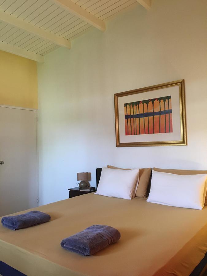 Bubali Gardens Apartment Palm Beach Exterior photo