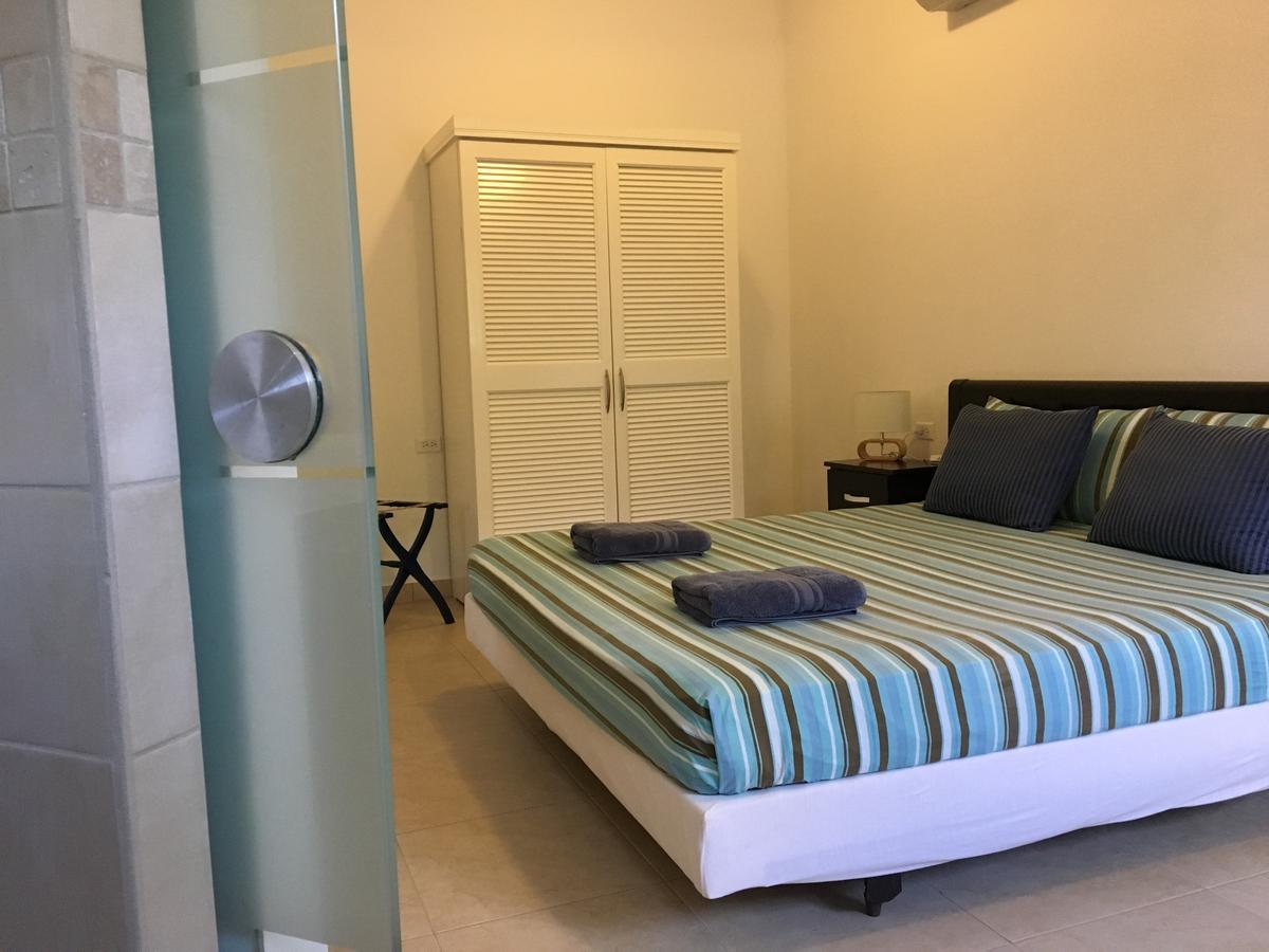 Bubali Gardens Apartment Palm Beach Exterior photo