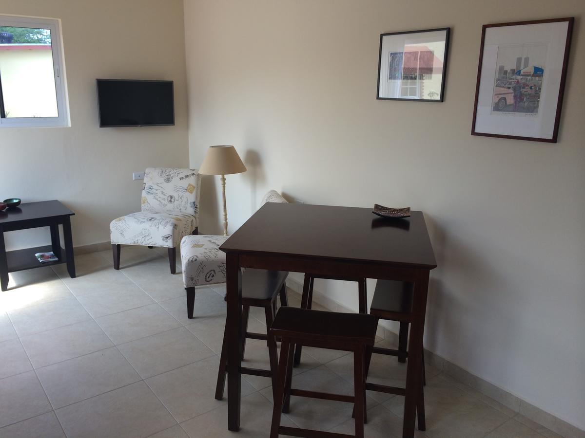 Bubali Gardens Apartment Palm Beach Exterior photo