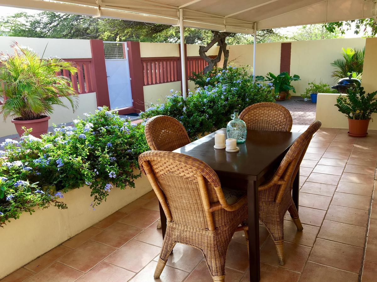 Bubali Gardens Apartment Palm Beach Exterior photo